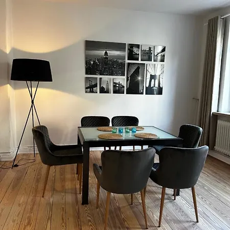Großzügige 3-zimmer Altbauwohnung Apartamento Kiel