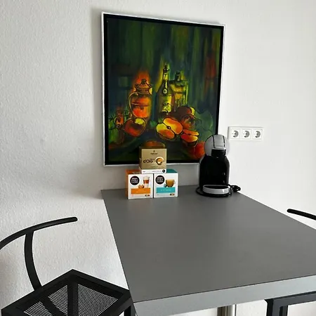 Grosszuegige 3-zimmer Altbauwohnung 公寓 *