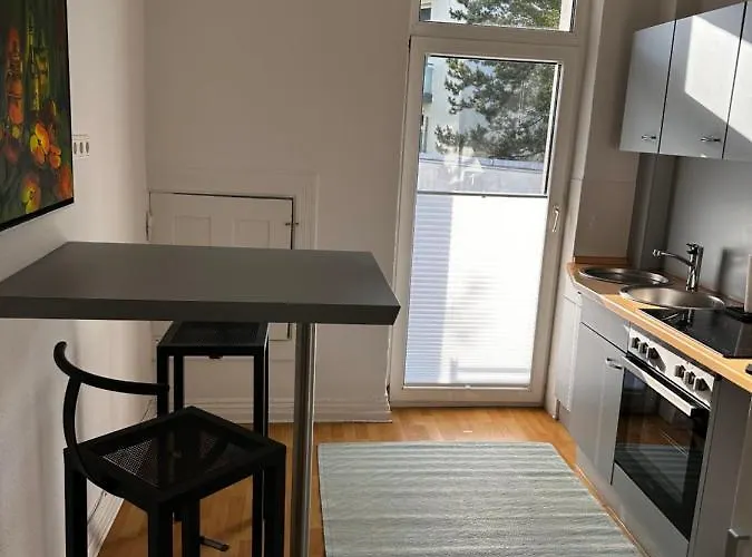 Grosszuegige 3-zimmer Altbauwohnung Appartamento